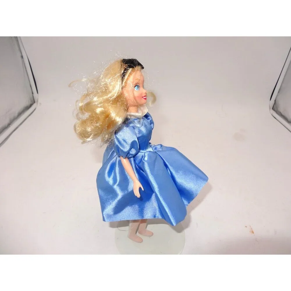 Disney Classic Doll‎ Collection Alice in Wonderland Vintage